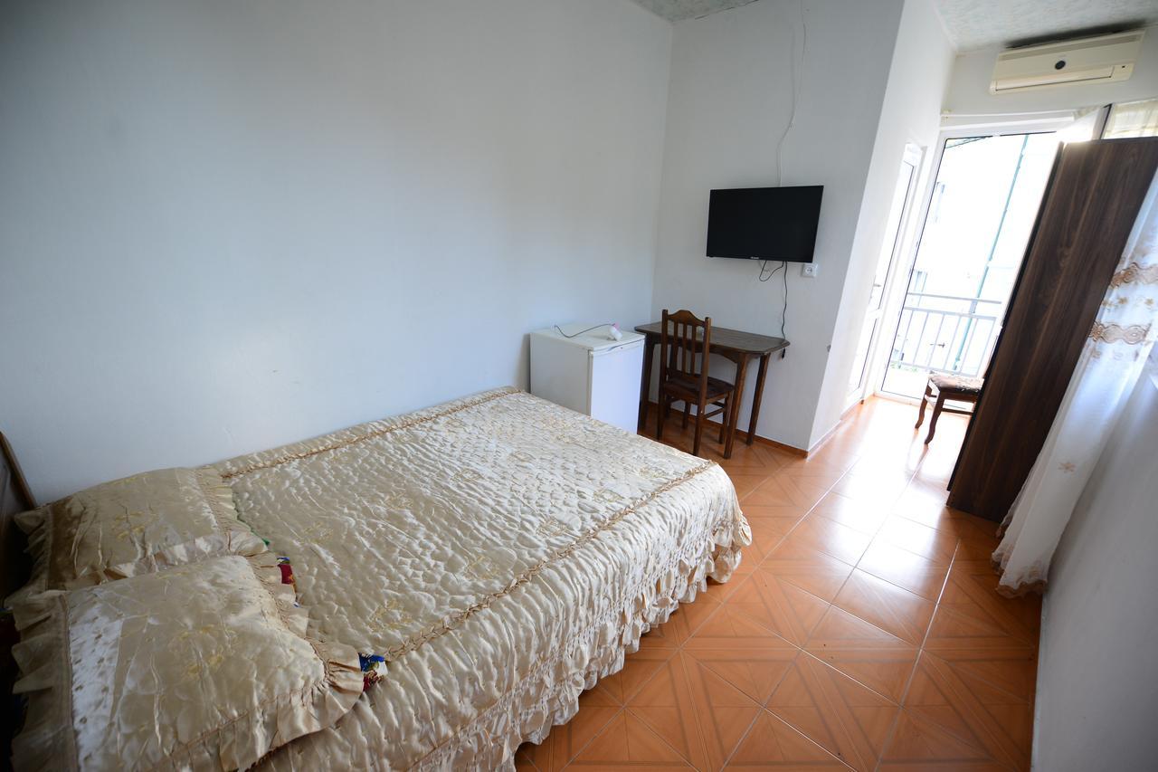 Guest House Imeda 卡瓦拉提 外观 照片
